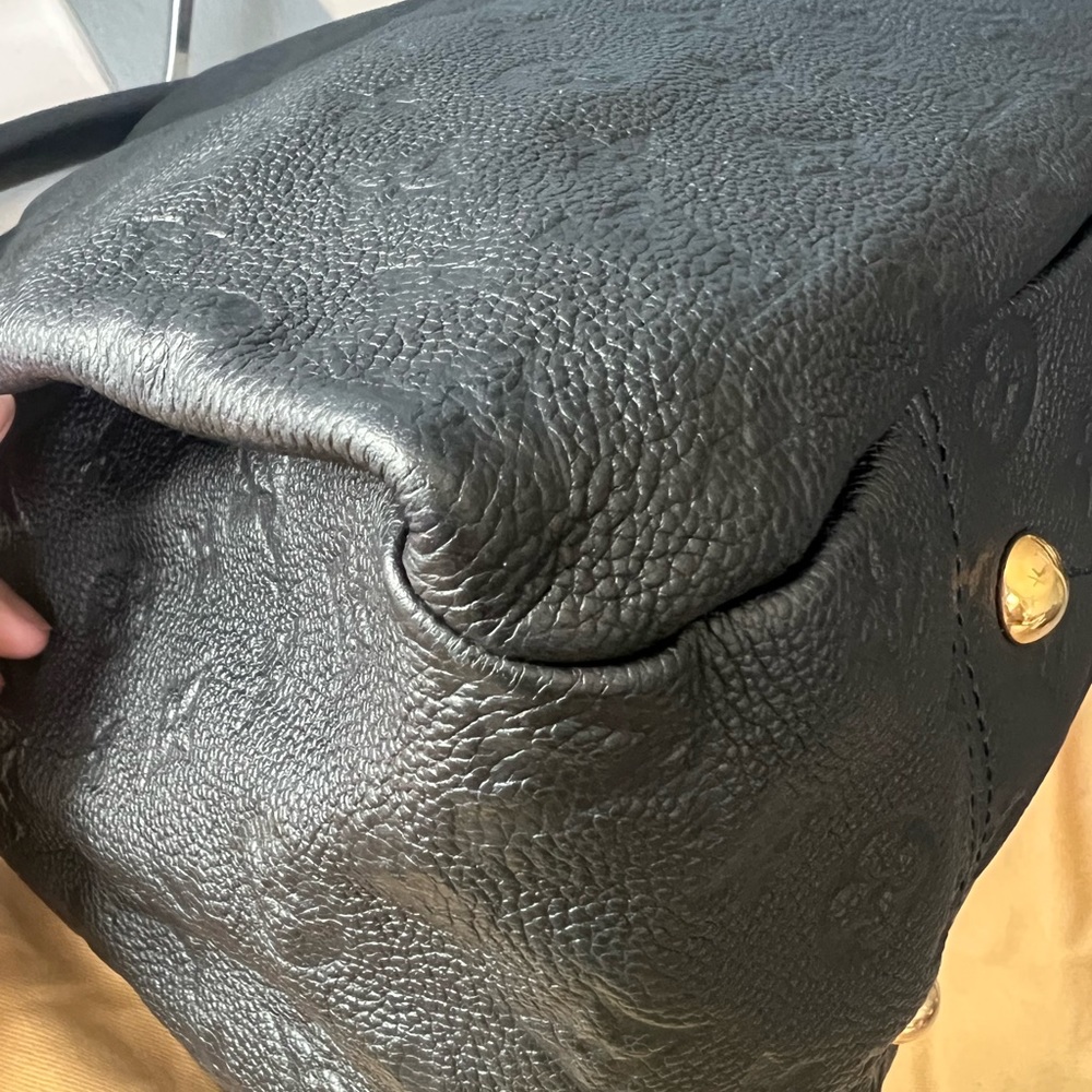 SOLD-Authentic Louis Vuitton Artsy MM Mng Empreinte Infini (Navy) - Picture 12 of 16